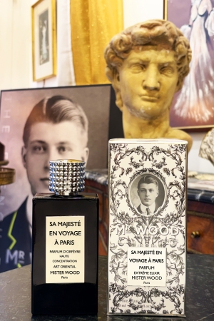 Sa majesté en voyage à Paris